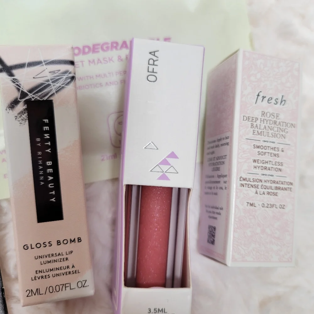 SOLD Beauty Stocking Stuffers - Picture 10 of 10